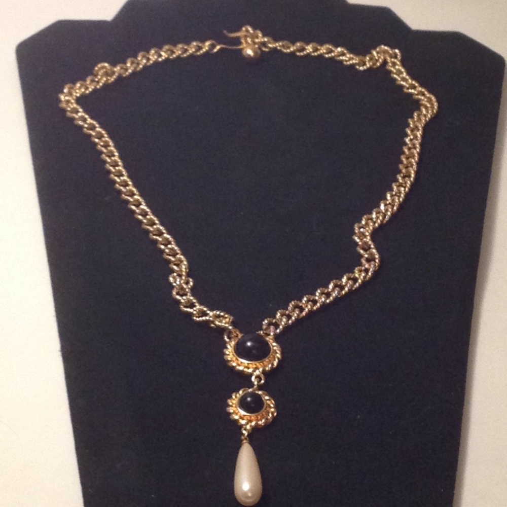 Vintage Monet necklace with black beads & pearl